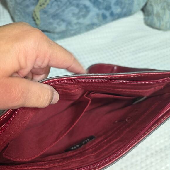 LIZ CLAIBORNE RED LEATHER SMALL HOBO BAG - Picture 6 of 7